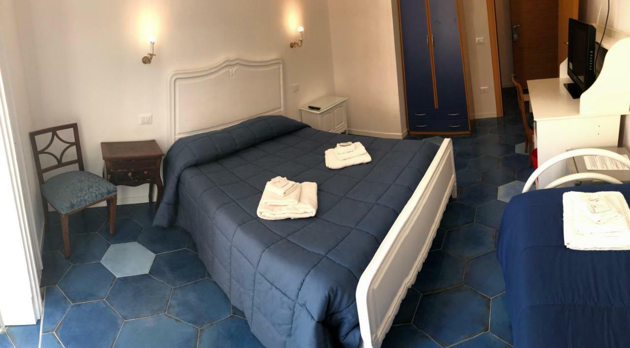 Il Sole Di Montesanto Bed & Breakfast Napoli Bagian luar foto
